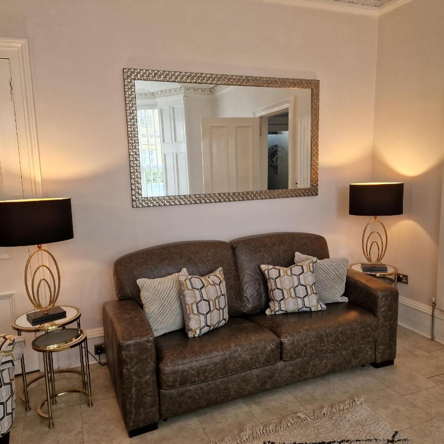 No 9 Retreat Apartman Prestwick Kültér fotó